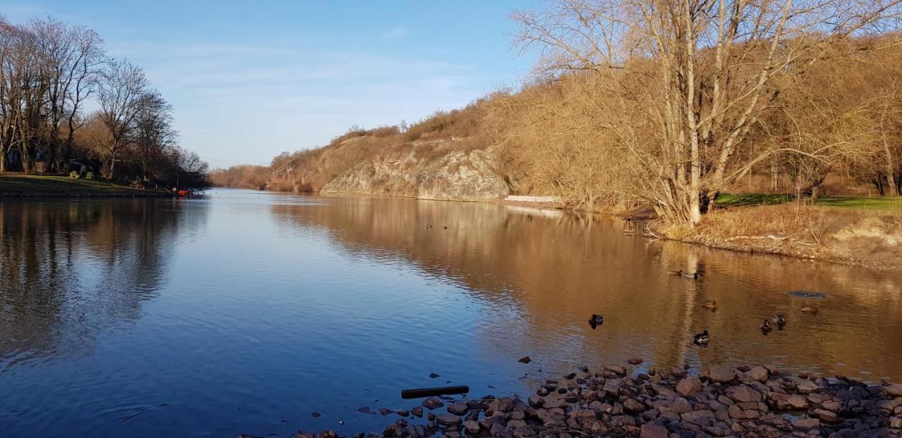Tipp - Halle Idyllisch Am Fluss Krollwitz Exteriér fotografie